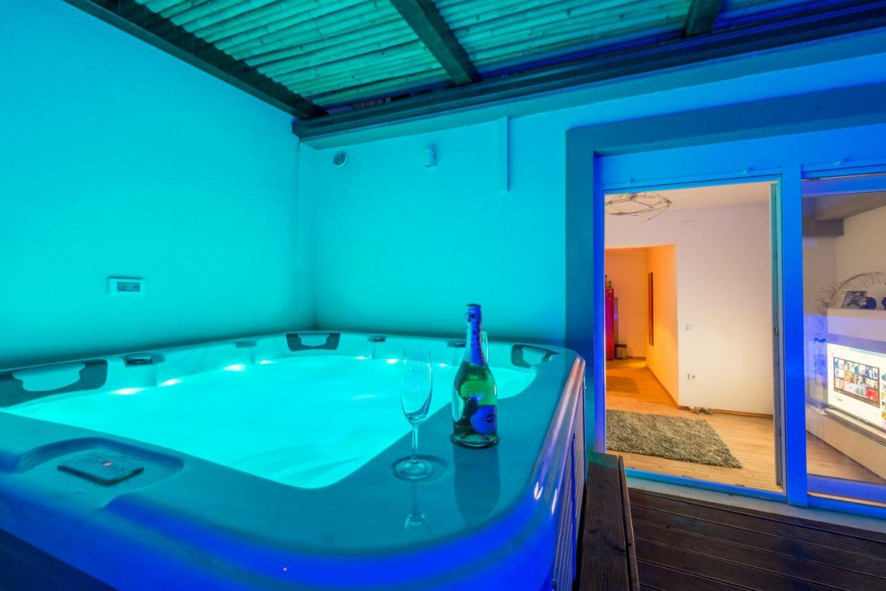 Alena Luxury Apartment With Jacuzzi Split Bagian luar foto